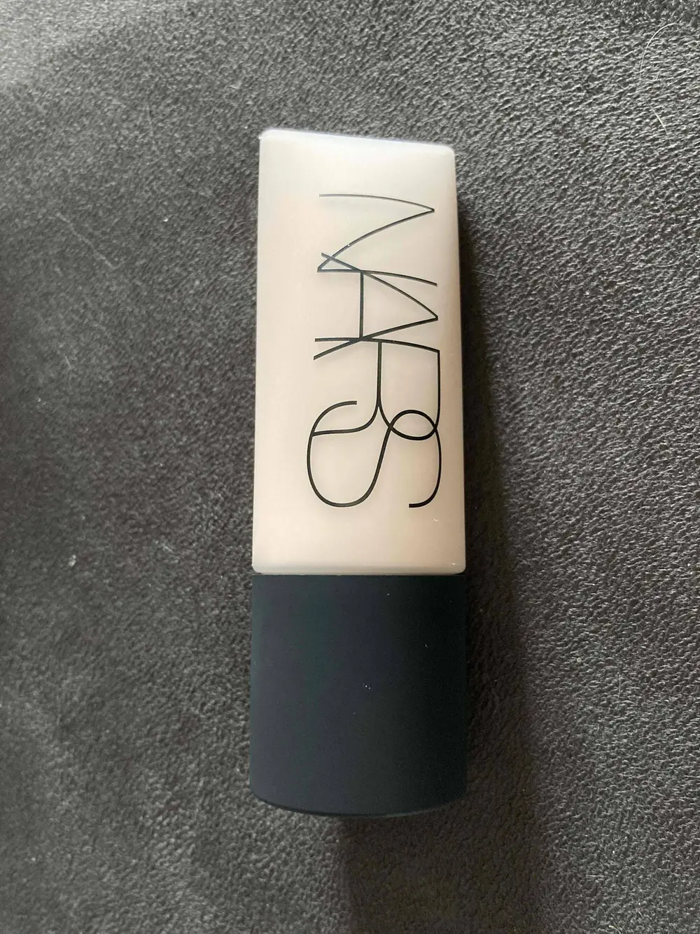 NARS - Fond de teint complet mat doux