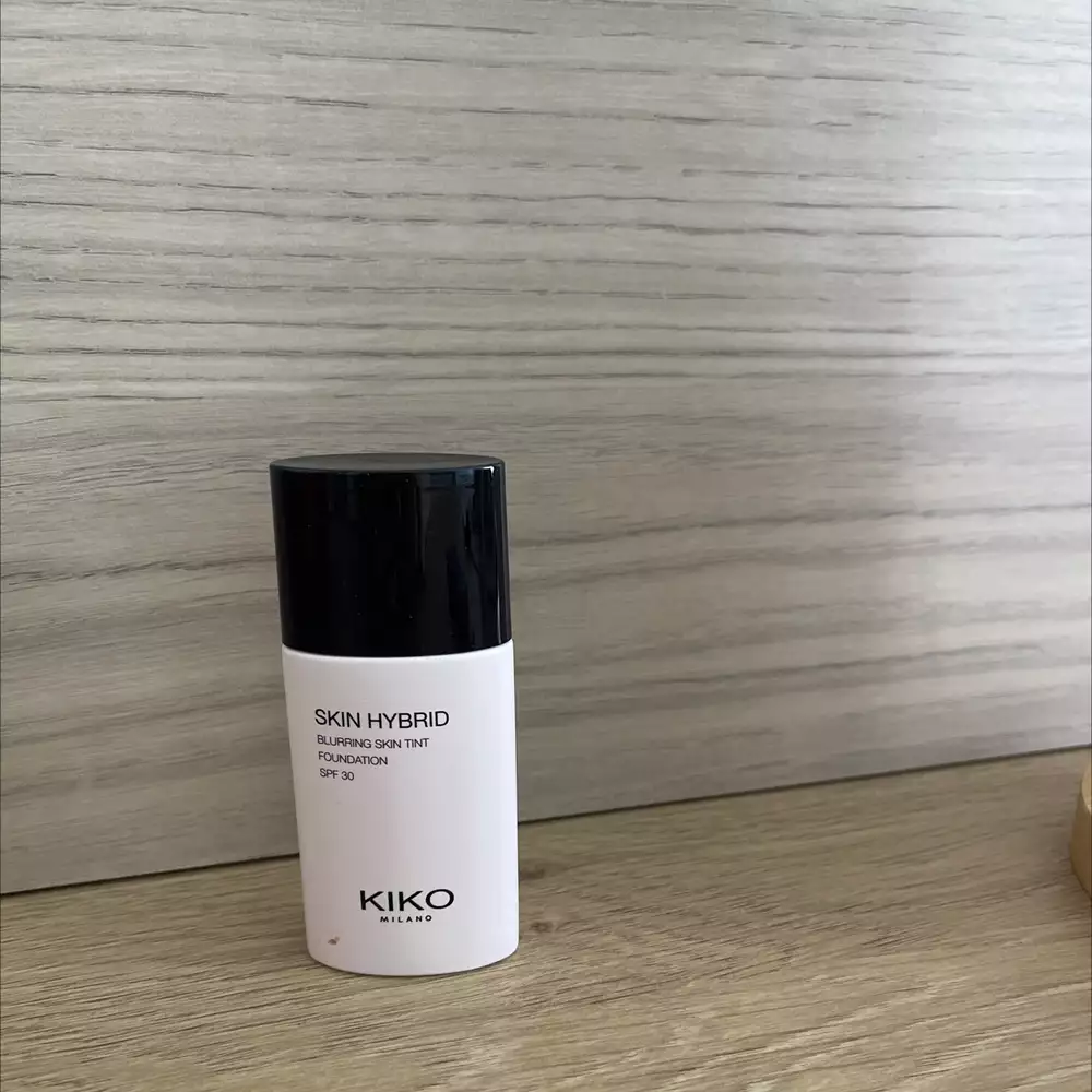 KIKO - Skin hybrid - Foundation SFP 30