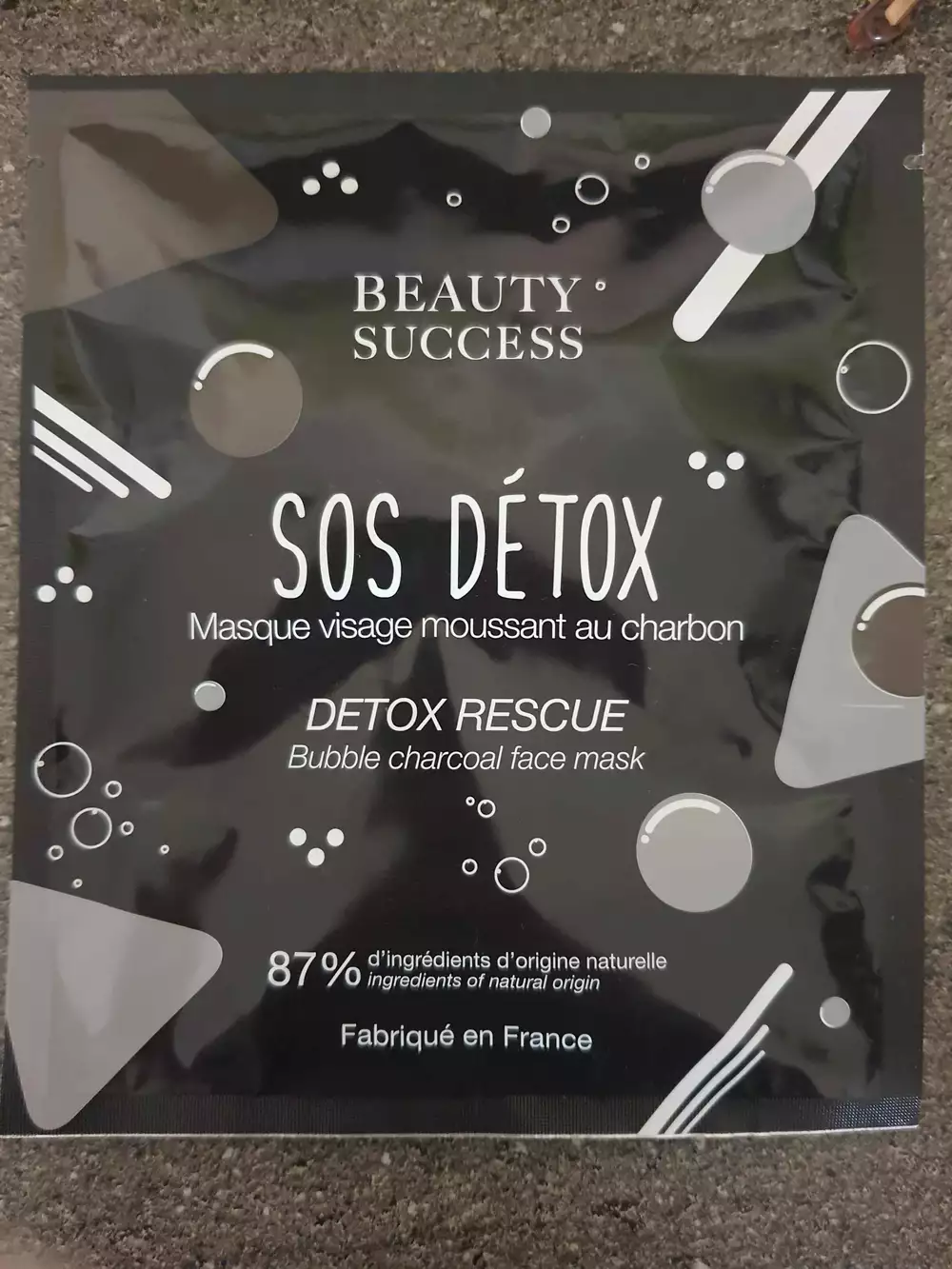 BEAUTY SUCCES - SOS detox - Masque visage moussant au charbon