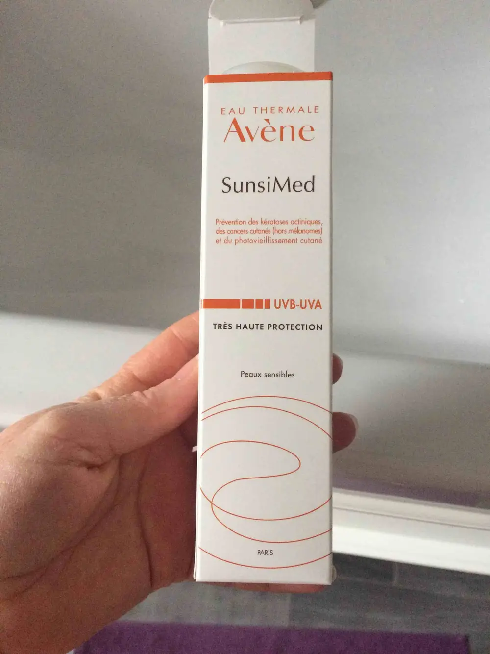 AVÈNE - Eau thermale - SunsiMed très haute protection UVB-UVA