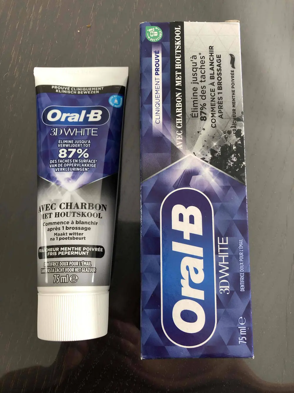 ORAL-B - 3D WHITE - avec charbon