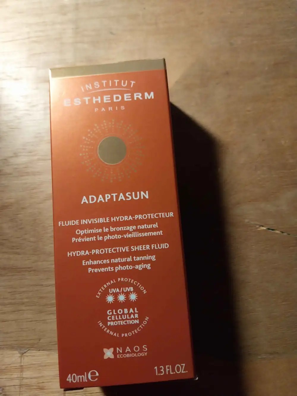 INSTITUT ESTHÉDERM PARIS - Adaptasun - Fluide invisible hydra-protecteur