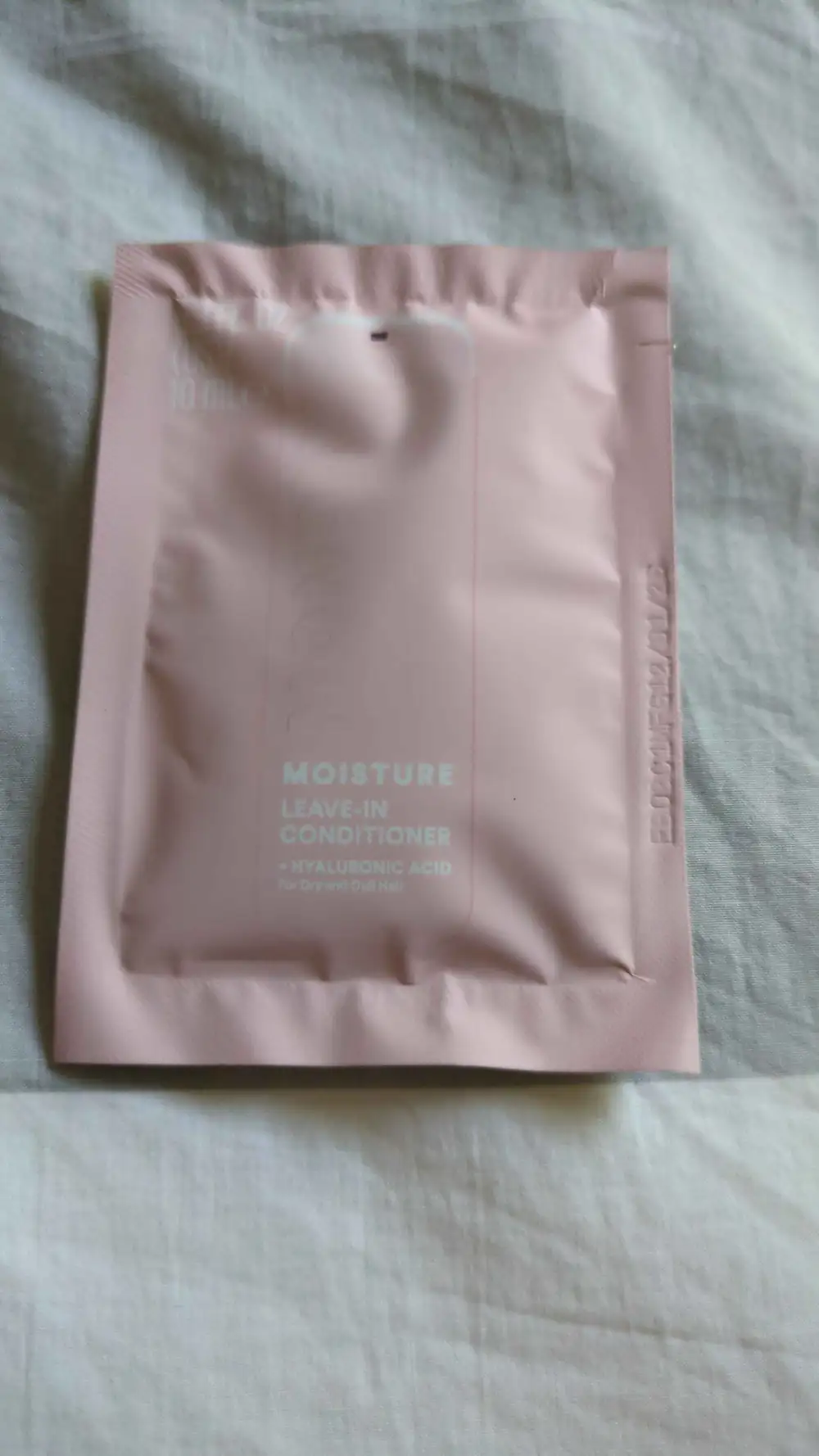 MONDAY - Moisture leave-in conditioner
