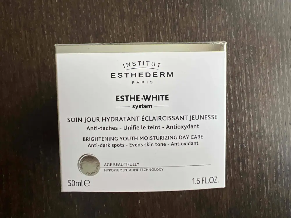 INSTITUT ESTHEDERM - Esthe White system - Soin jour hydratant éclaircissant jeunesse