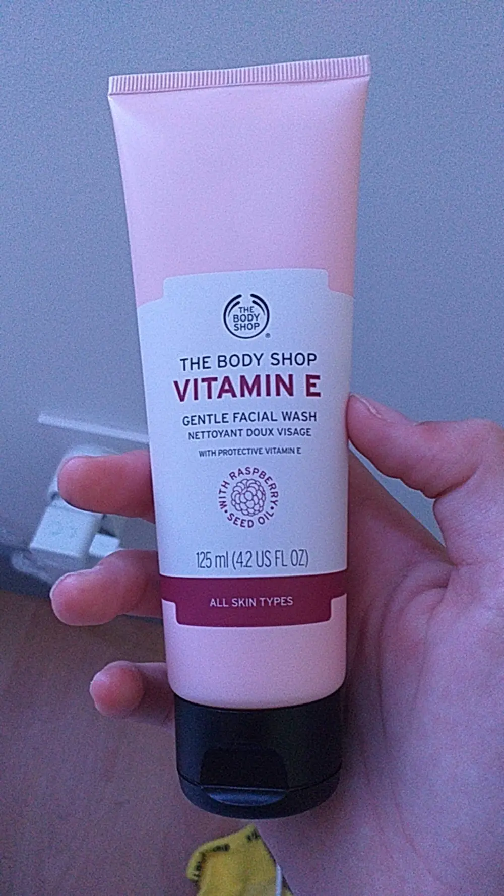 THE BODY SHOP - Vitamine E - Nettoyant doux visage