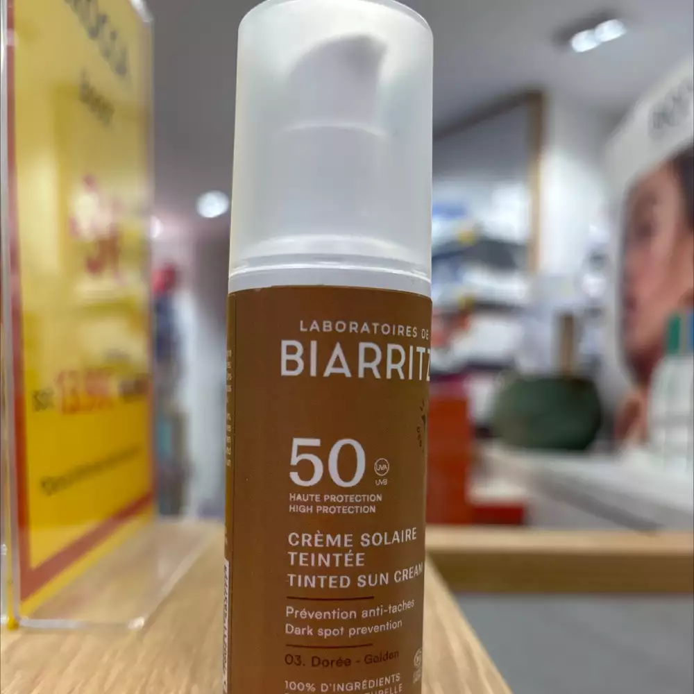LABORATOIRES DE BIARRITZ - Crème solaire teintée 03. Dorée