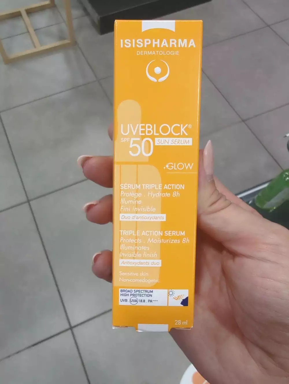 ISISPHARAMA - Uveblock -  Sérum triple action SPF 50