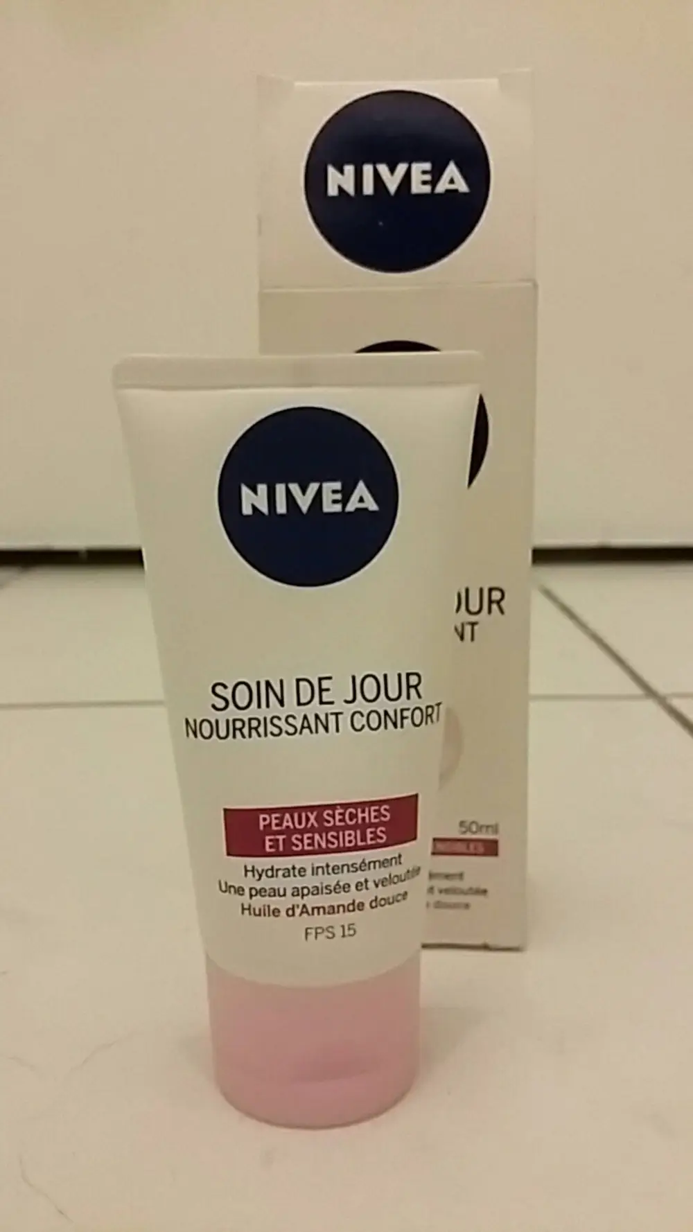 NIVEA - Soin de jour nourrissant confort - Huile d'Amande douce