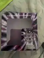 SMILE SPARKLE & SHINE - Perfumed face & body shimmer dust