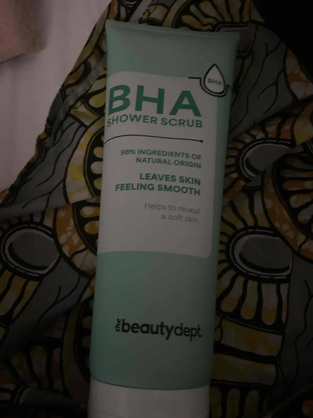 THE BEAUTY DEPT - BHA - Shower scrub leaves skin feeling smooth