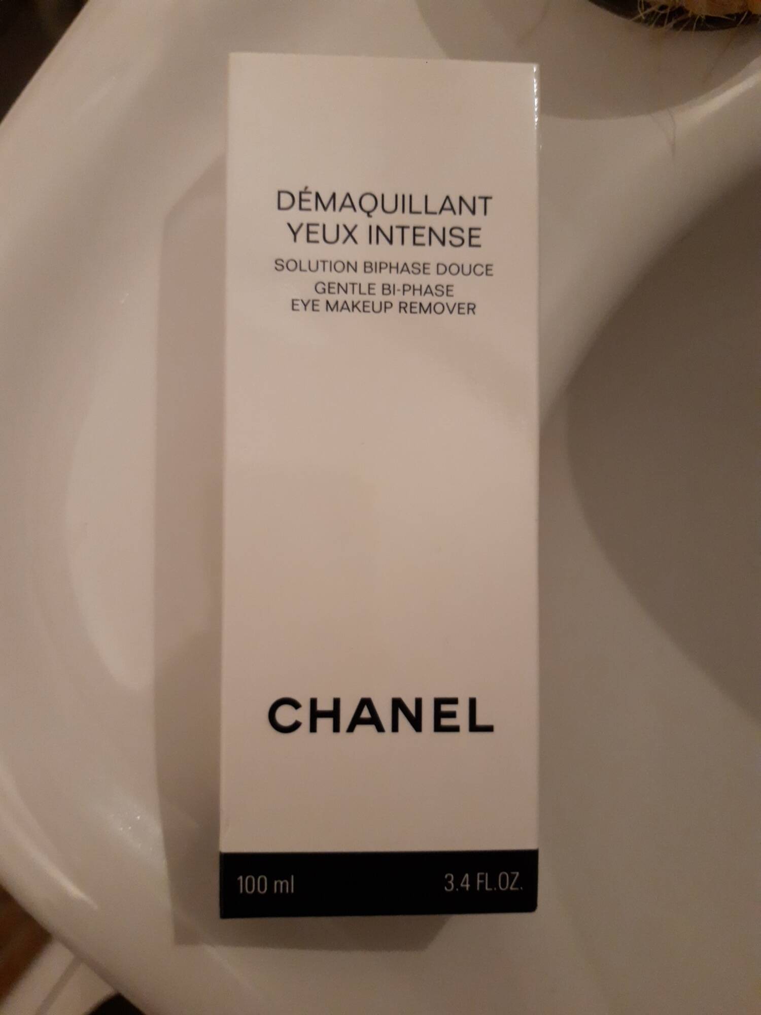 CHANEL - Démaquillant yeux intense - Solution biphase douce