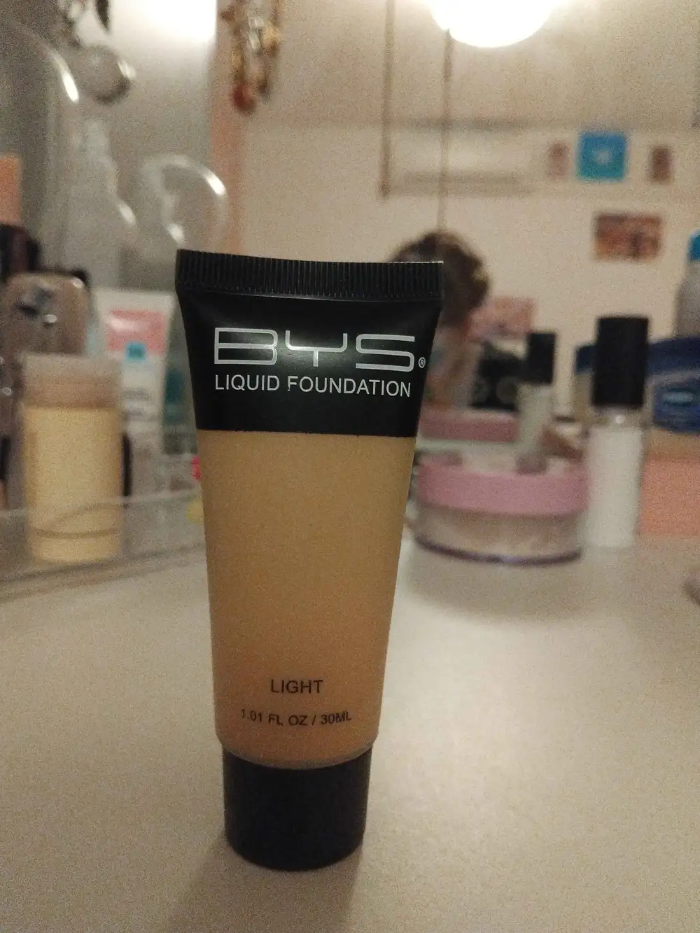 BYS - Liquid foundation light