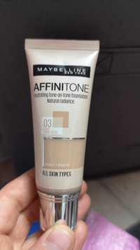 MAYBELLINE NEW YORK - Affinitone - Hydrating tone-on-tone foundation 03 light sand beige