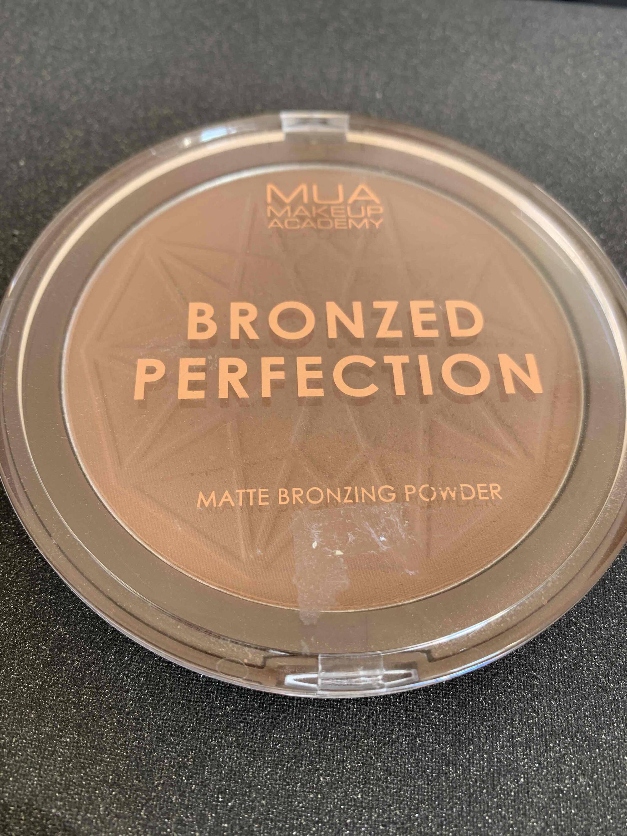 MUA MAKEUP ACADEMY - Bronzed perfection - Matte bronzing powder