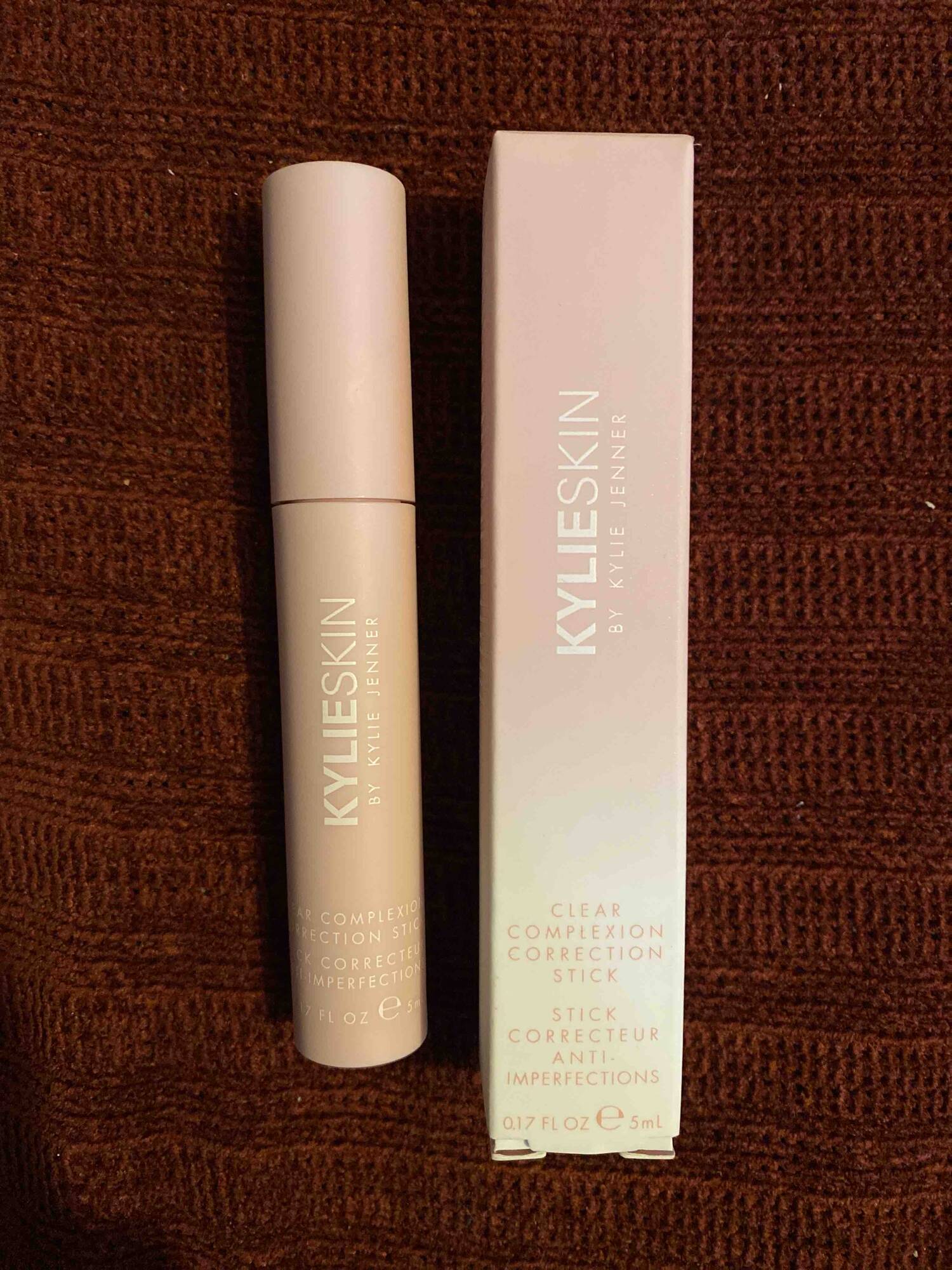 KYLIE SKIN - Clear complexion correction stick