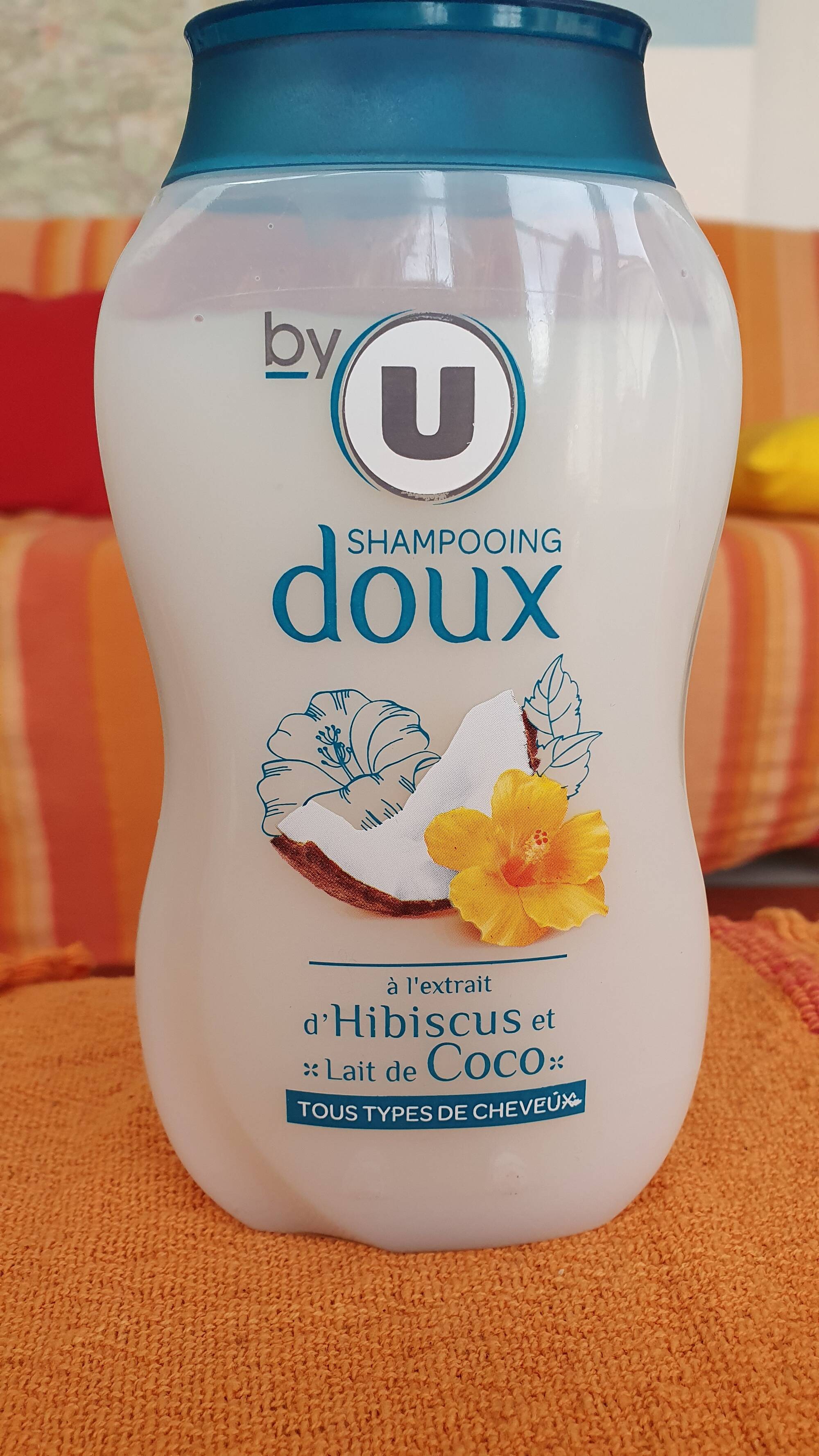 BY U - Shampooing doux - Hibiscus et Lait de coco
