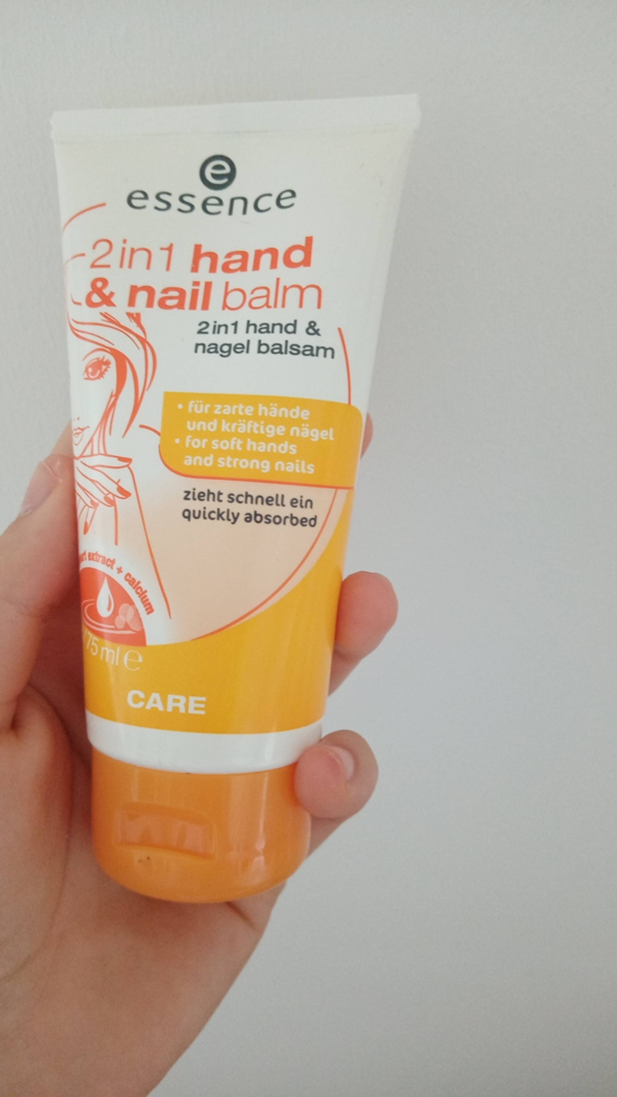 ESSENCE - 2 in 1 hand & nail balm