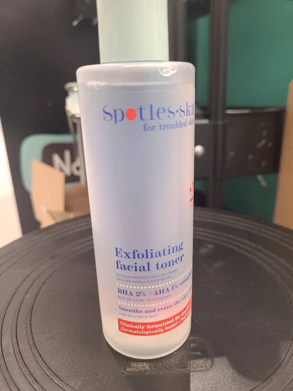 SPOTLES SKN - Exfloliating facial toner