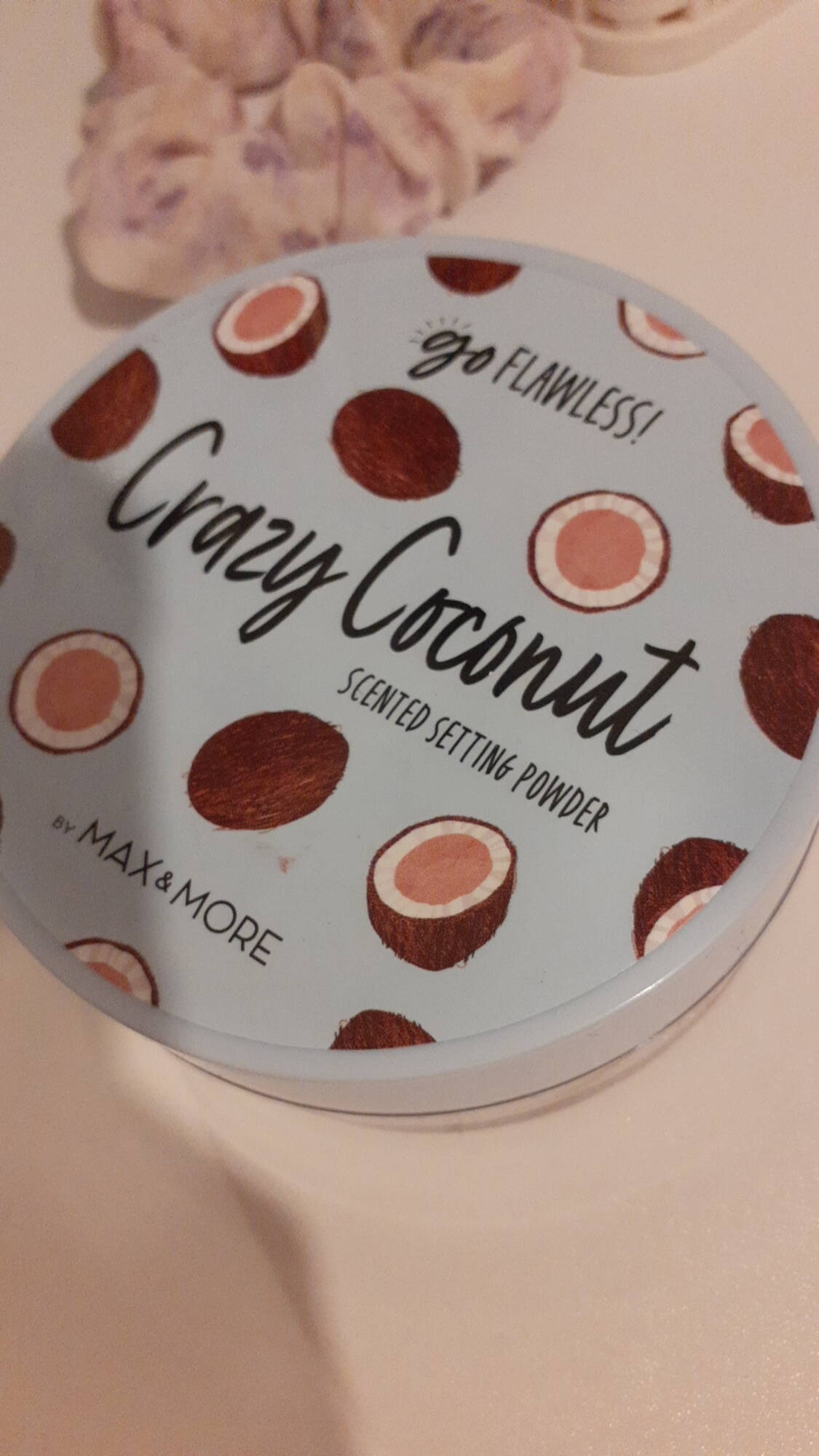 MAX & MORE - Crazy coconut scented setting powder