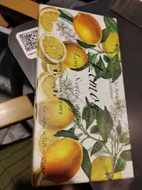 SAPONIFICO ARTIGIANALE FIORENTINO - Lemon scented soaps