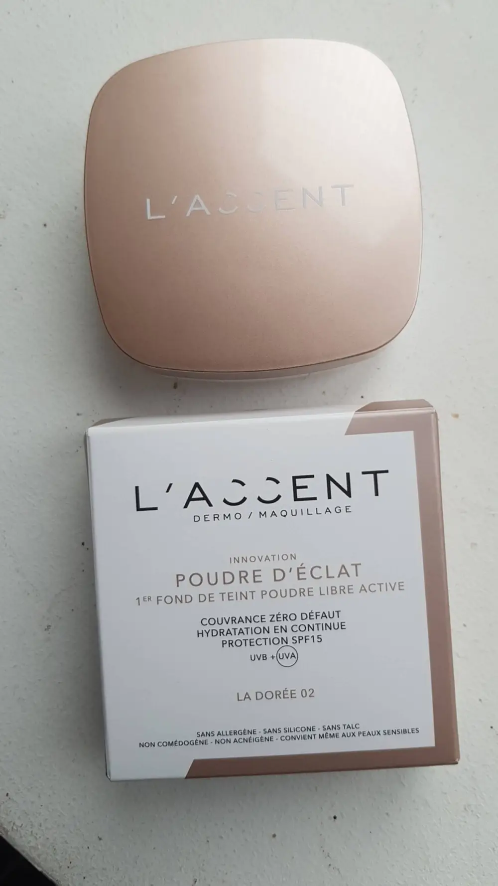 L'ACCENT - Poudre d'éclat - 1er fond de teint poudre libre active