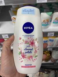 NIVEA - Soft almond petals - Douche soin