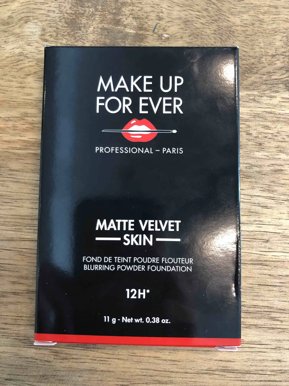 MAKE UP FOR EVER - Matte velvet skin - Fond de teint poudre flouteur