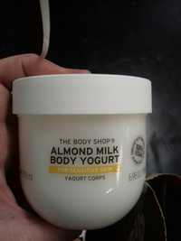 THE BODY SHOP - Almond milk body yogurt