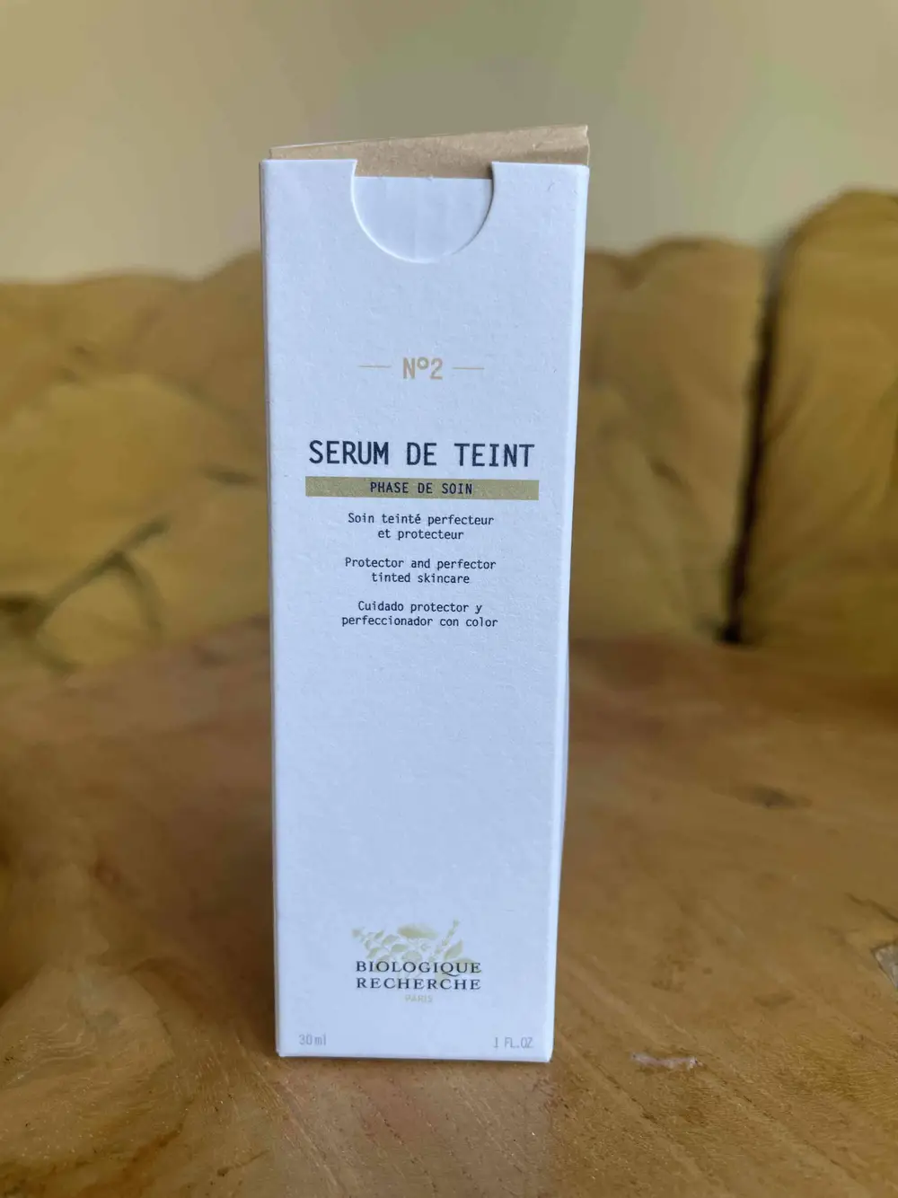 BIOLOGIQUE RECHERCHE - N°2 Phase de soin - Sérum de teint perfecteur et protecteur