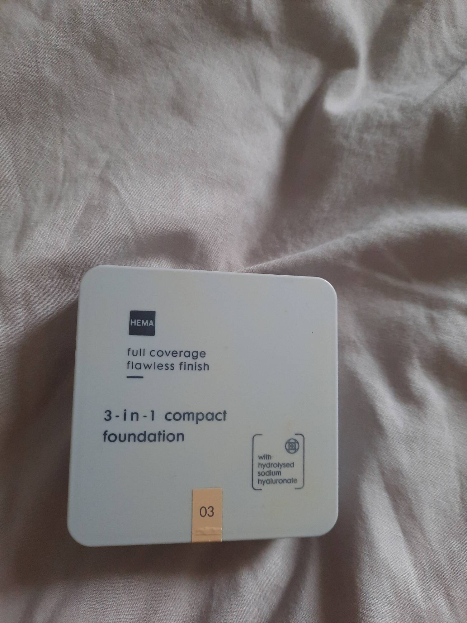 HEMA - 3-in-1 Compact foundation 03