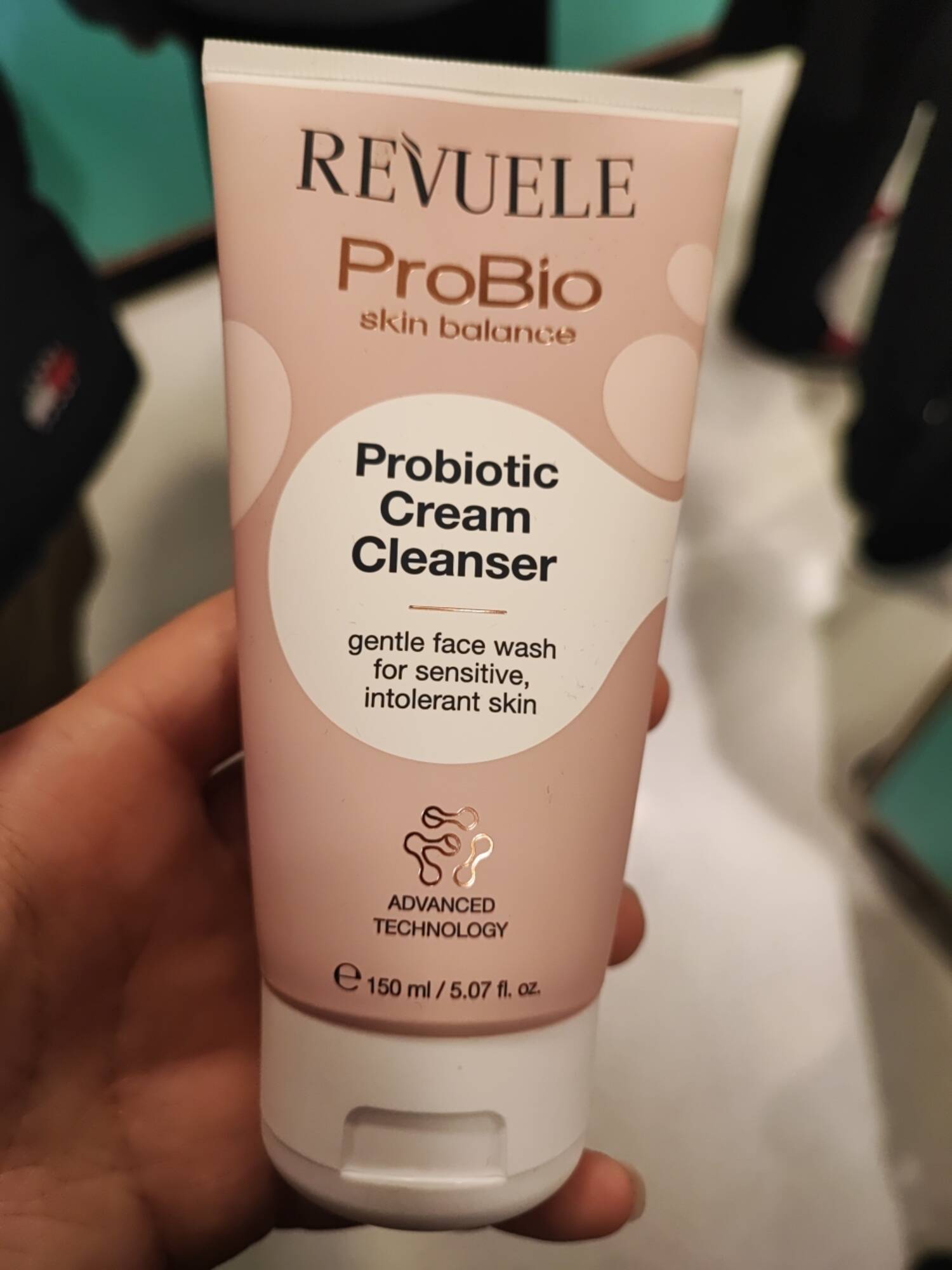 REVUELE - Probio - Probiotic cream cleanser