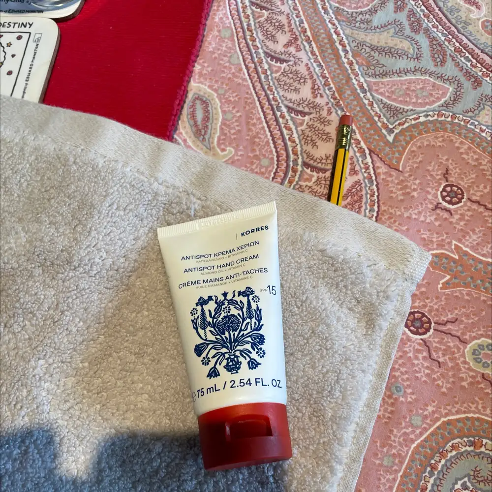 KORRES - Crème mains anti-taches spf15