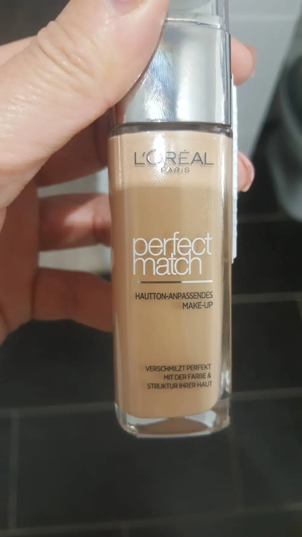 L'ORÉAL PARIS - Perfect match - Hautton-anpassendes make-up