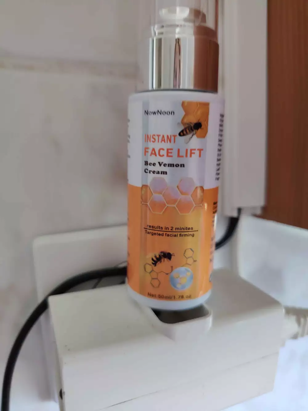 NOWNOON - Instant face lift - Bee vomon cream