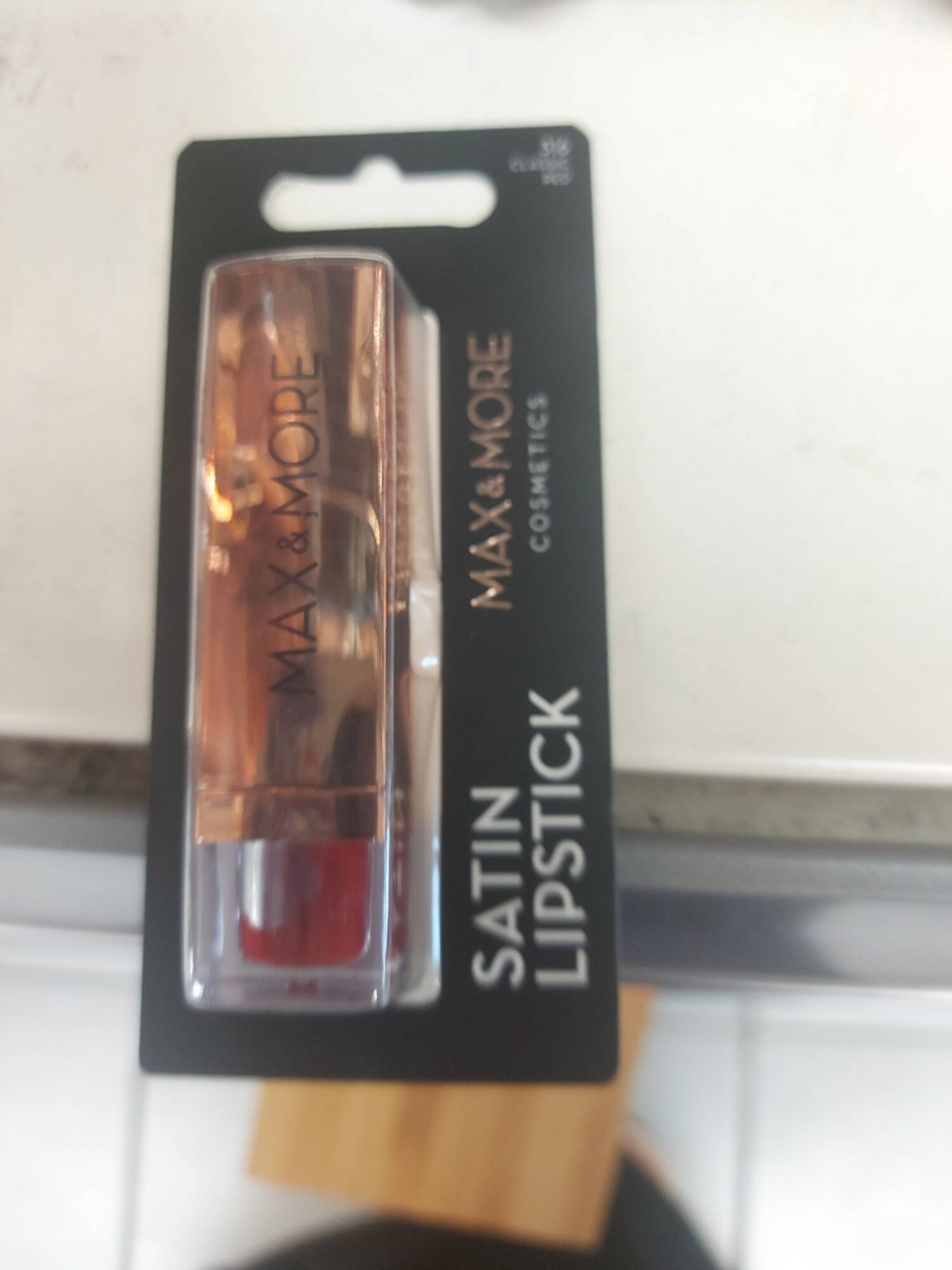 MAX & MORE - Satin lipstick 316 classic red