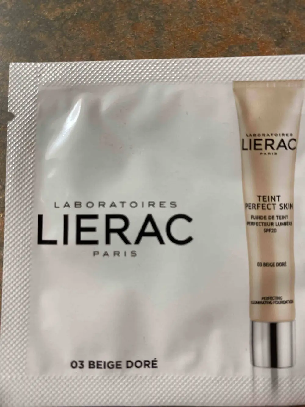 LIÉRAC - 03 Beige doré - Fluide de teint perfecteur lumière SPF 20