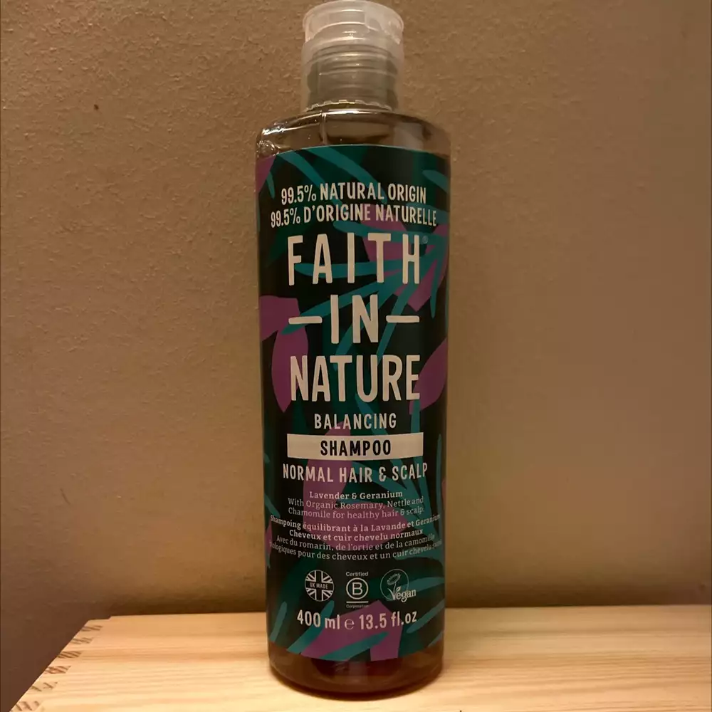 FAITH IN NATURE - Balancing shampoo lavender & geranium