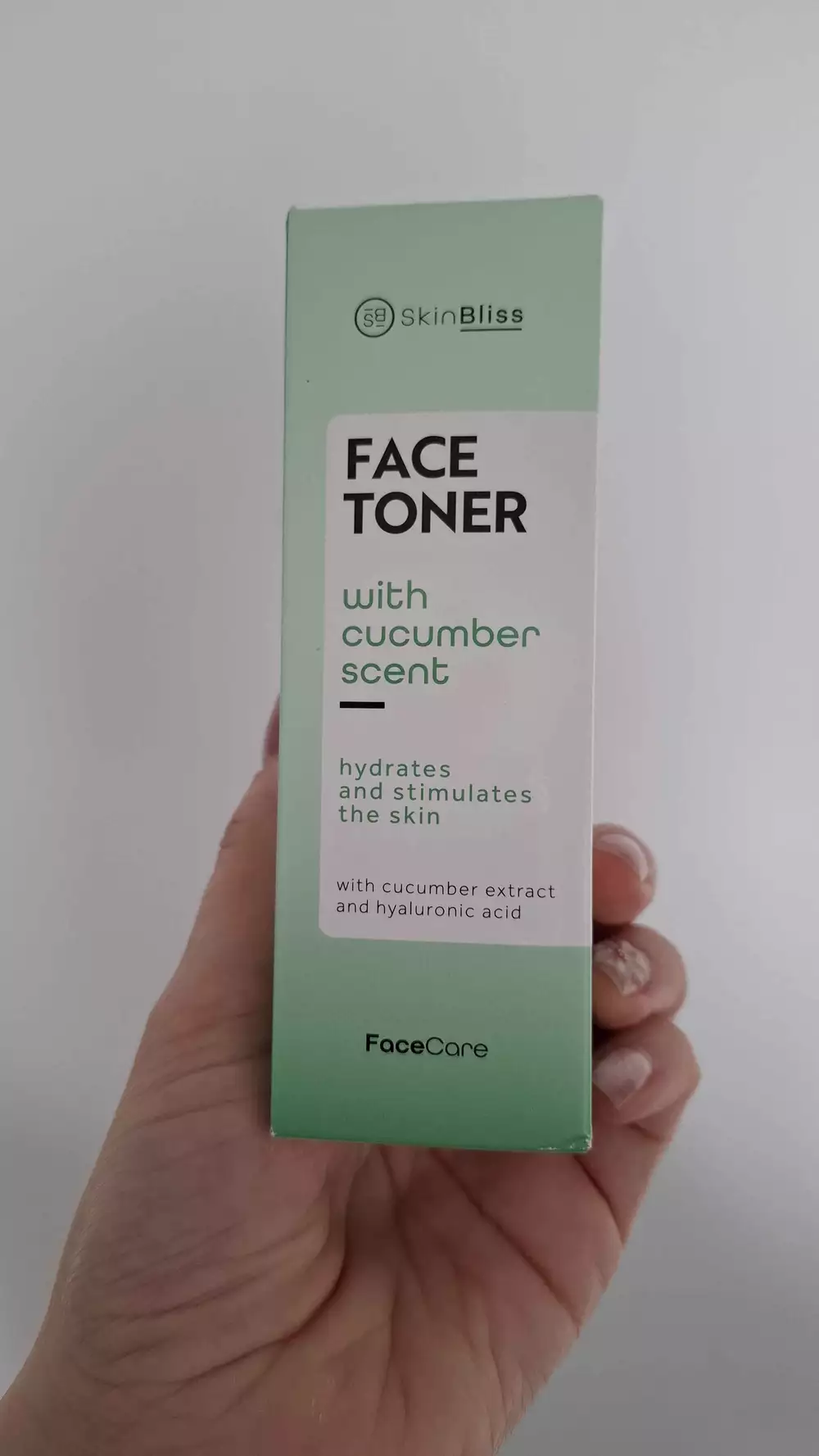 SKINBLISS - Face toner with cucumber scent