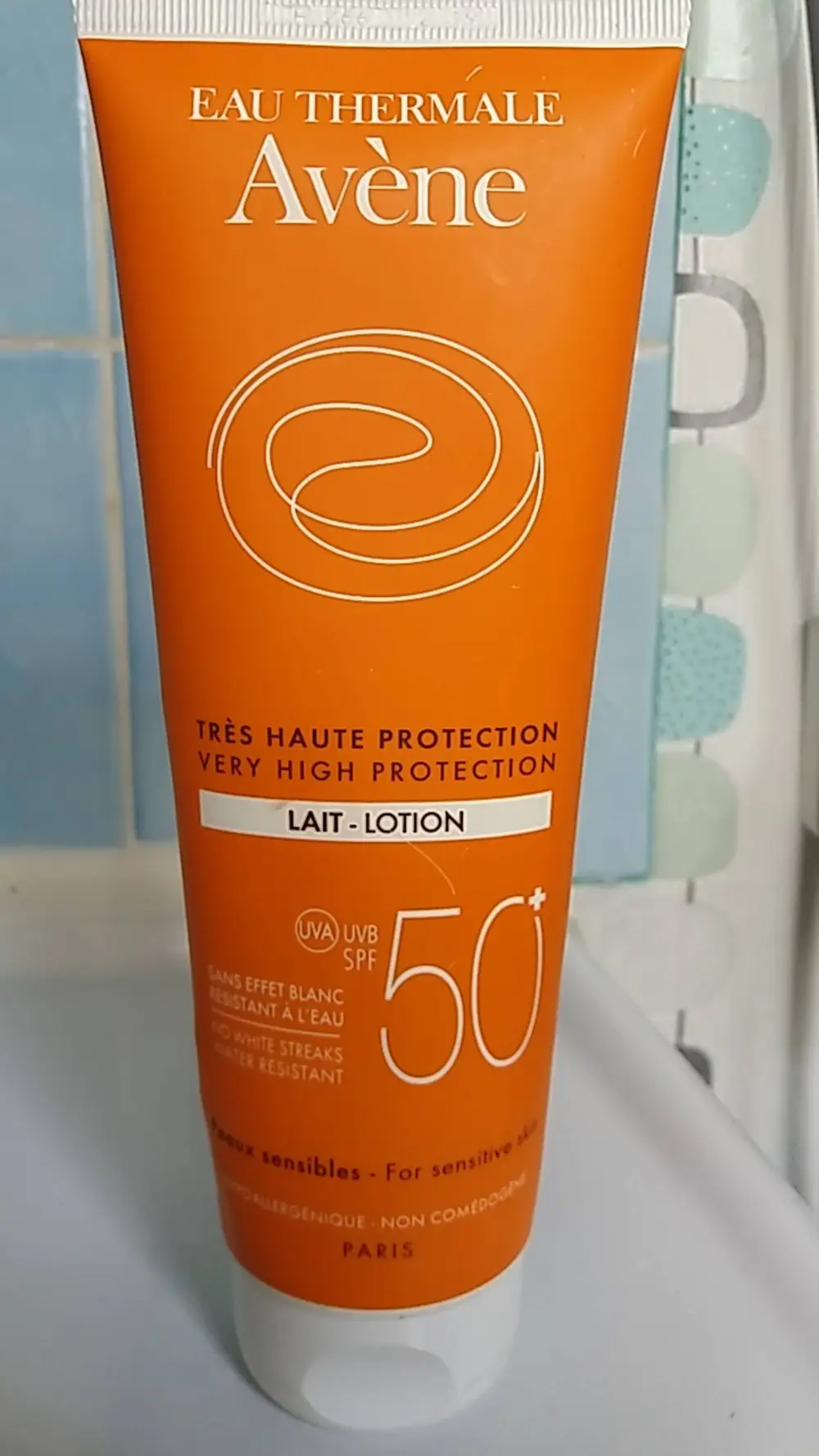 AVÈNE - Eau thermale très haute protection lait-lotion