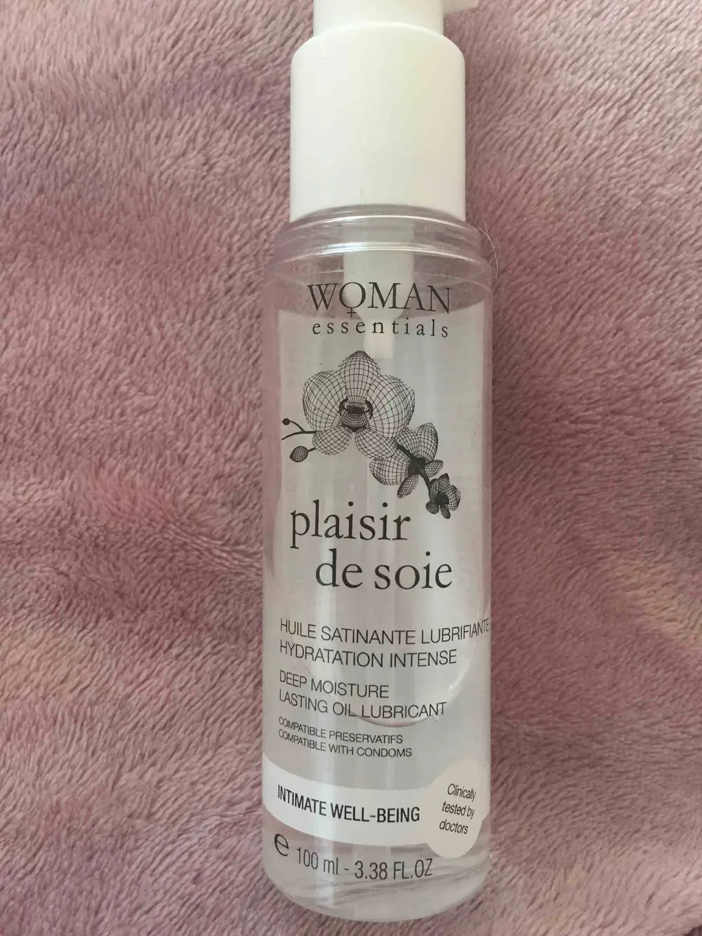 WOMAN ESSENTIALS - Plaisir de soie - Huile satinante lubrifiante