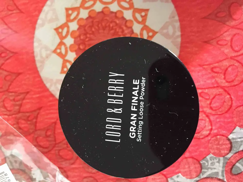LORD & BERRY - Gran finale - Setting loose powder