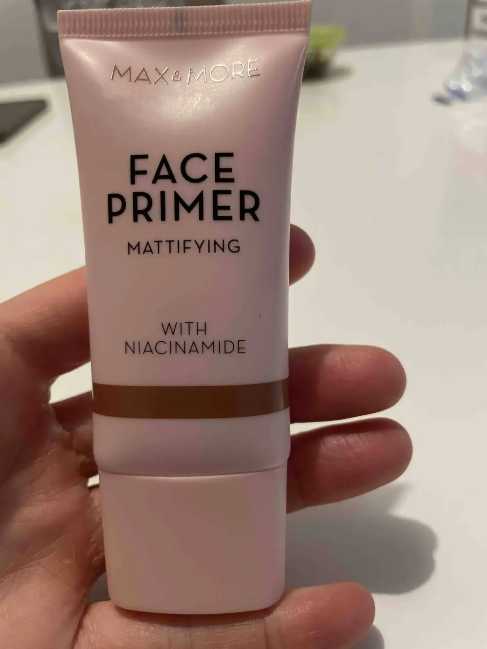 MAX & MORE - Face primer mattifying with niacinamide