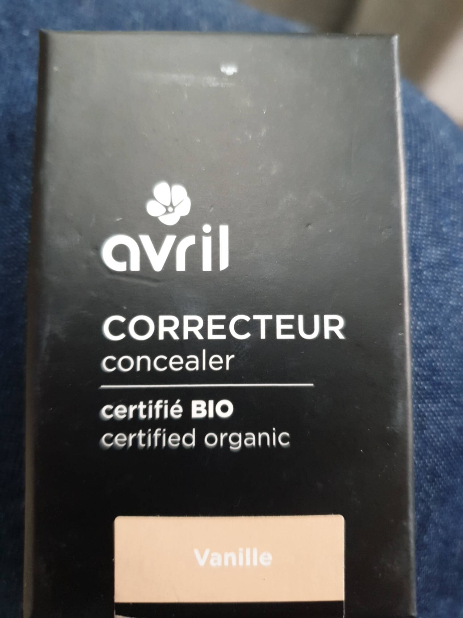 AVRIL - Vanille - Correcteur