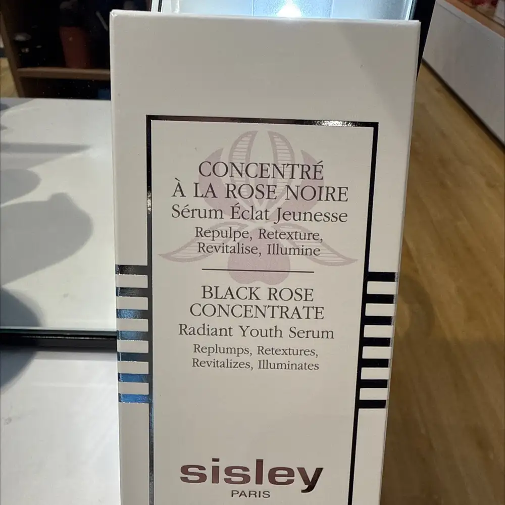 SISLEY - Concentré à la rose noire - Sérum éclat jeunesse