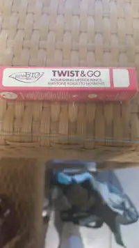 PUROBIO - Twist & go - Nourishing lipstick pencil