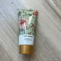 MAGNOLIA FRAGRANCE - Body scrub 