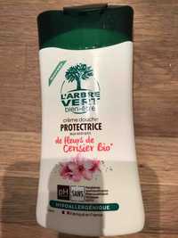 L'ARBRE VERT - Crème douche protectrice aux extraits de fleurs de cerisier bio