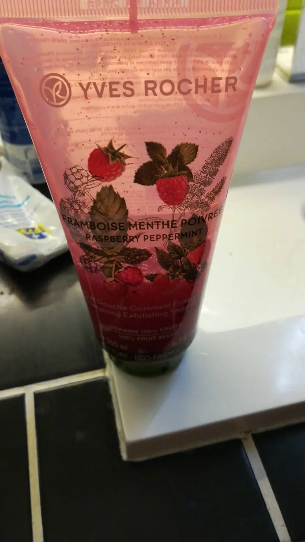YVES ROCHER - Gel douche gommant énergisant - Framboise menthe poivrée