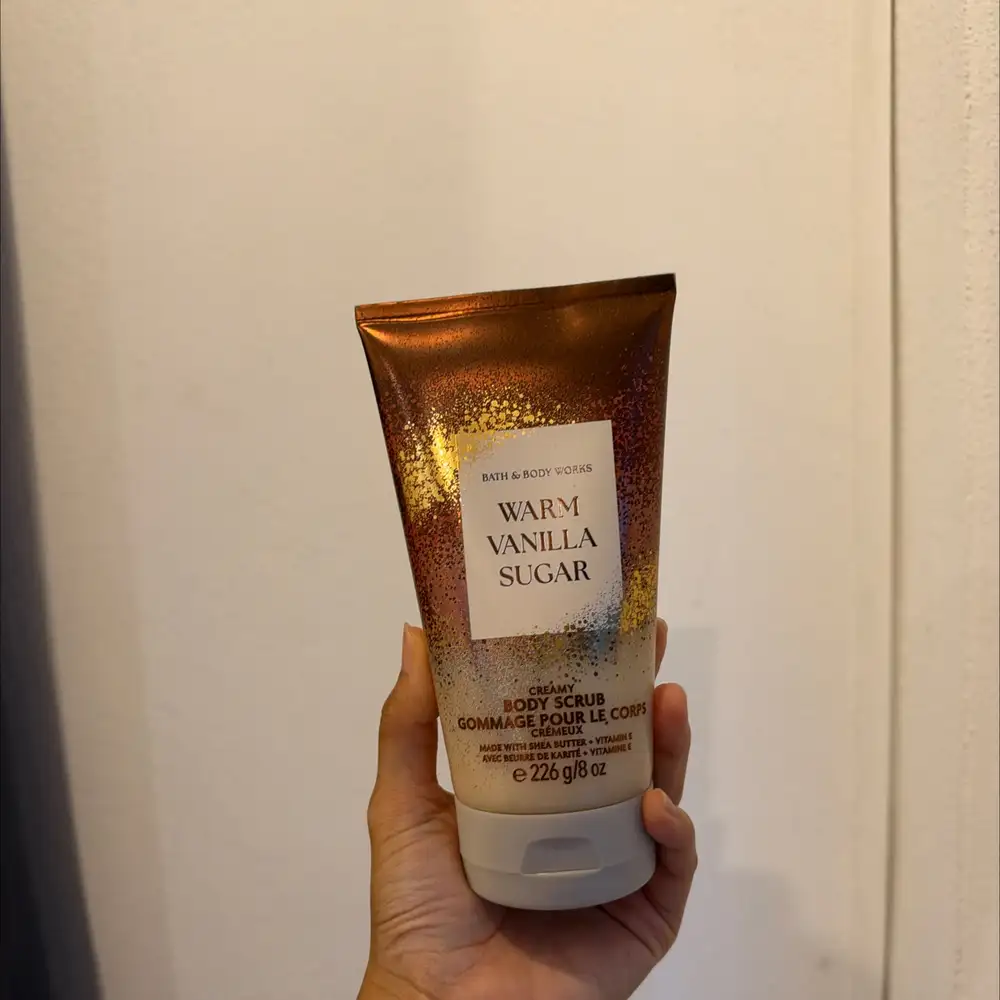 BATH & BODY WORKS - Warm Vanilla sugar - Creamy body scrub