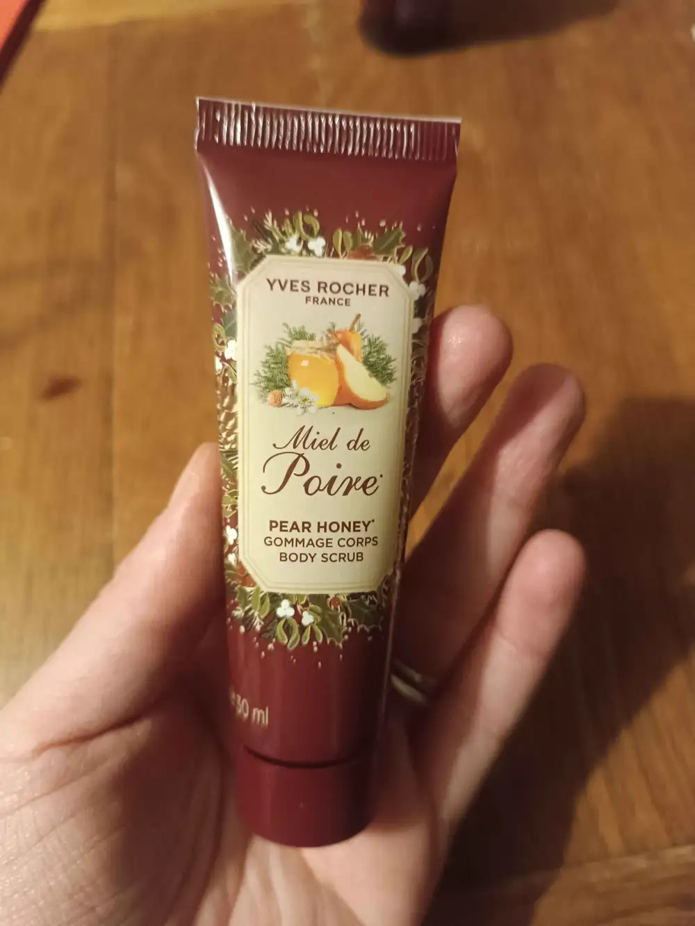 YVES ROCHER - Miel de poire - Gommage corps